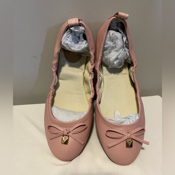 New Micheal Kors ‘Juliet’ ballet style flats, blush pink color. Sz 6.5 - Picture 1 of 6